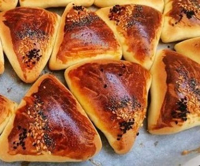 Tomato Paste And Kashar Cheese Pastry